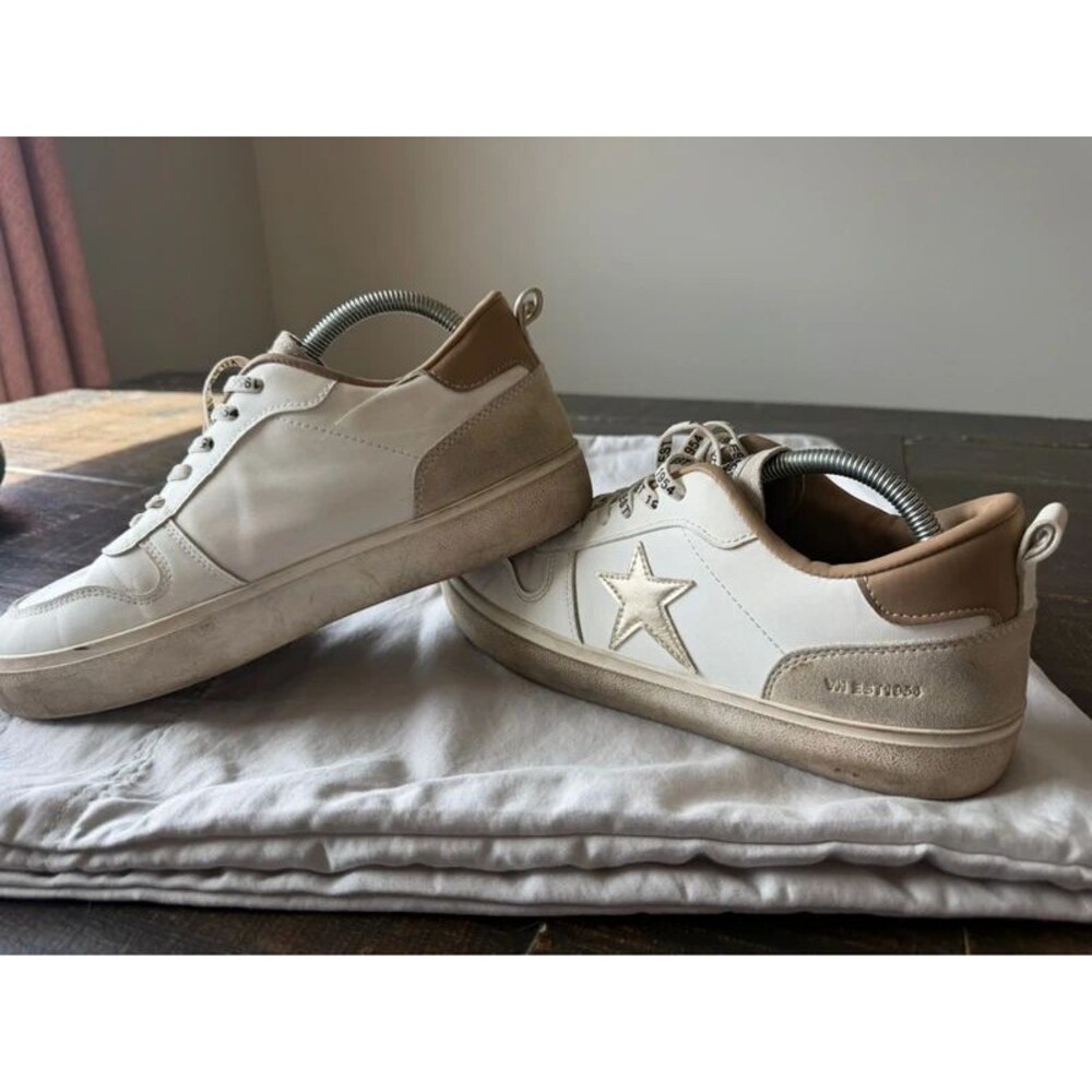 Vintage Havana Action Sneakers Women’s 10 White Camel Gold Star Lace Up Shoes